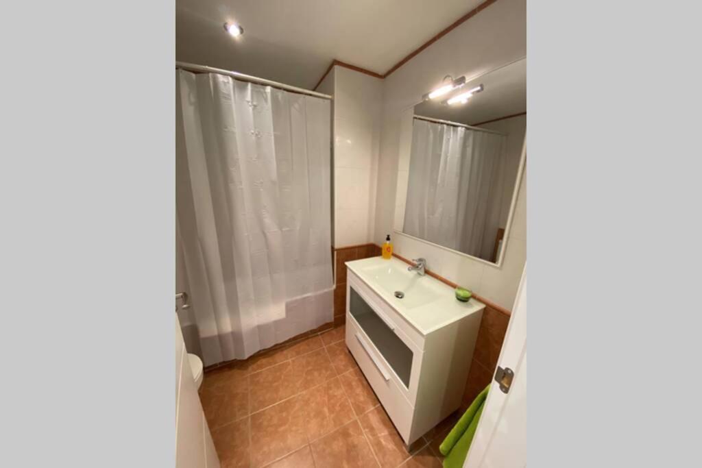 Apartamento Completo Muy Cerca Del Centro Ideal Para Familias Con Piscina 菲格拉斯 外观 照片